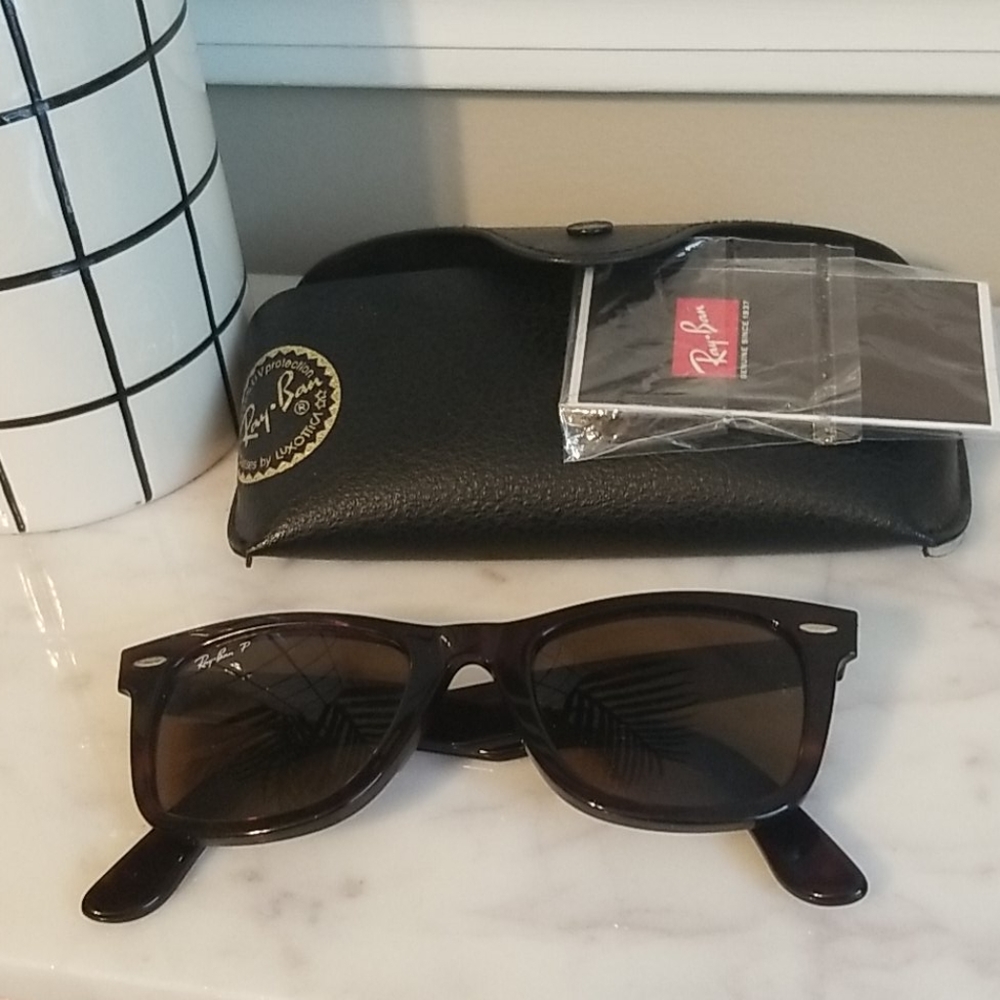 Ray-Ban Wayfarer tortoise sunglasses shades brown